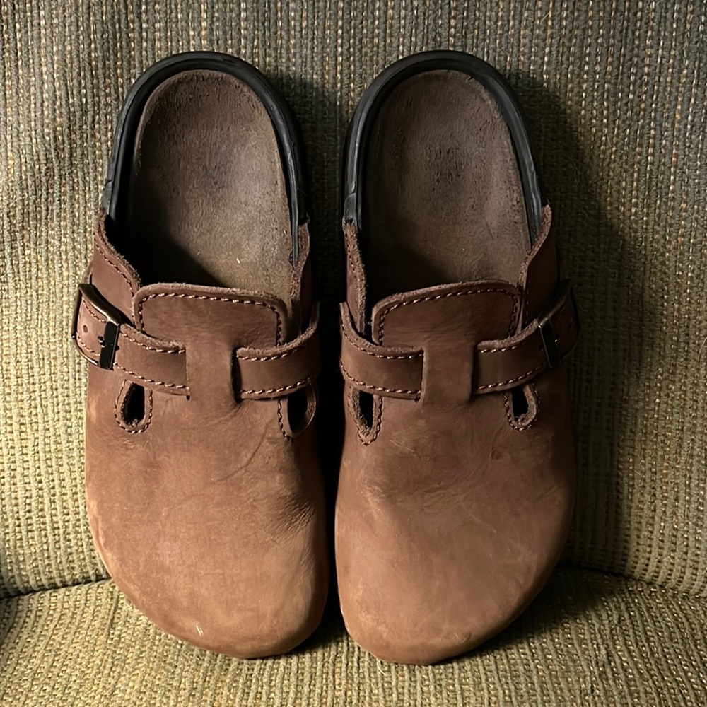 Women’s Size 8 Birkenstock Slip-Ons